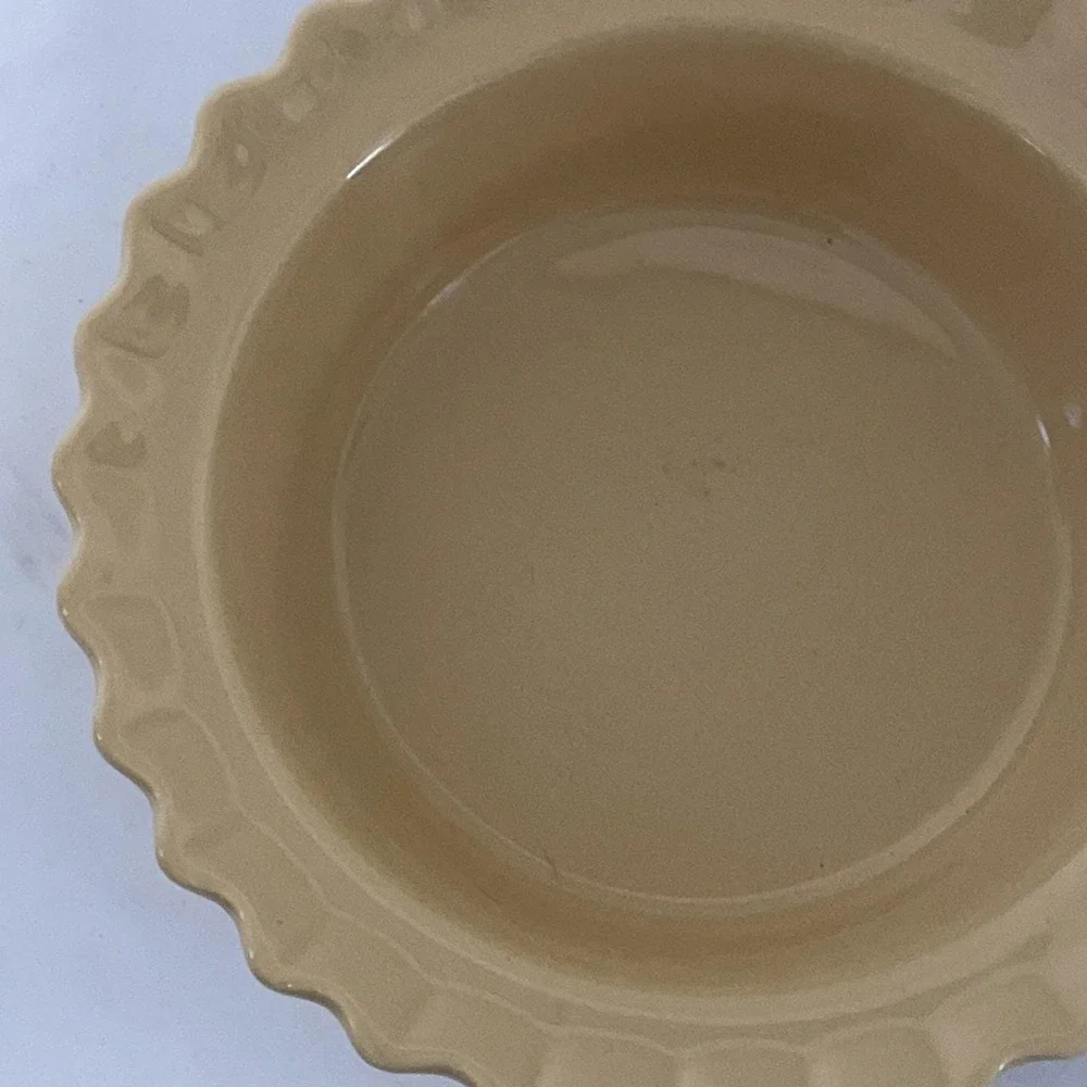 Chantal Yellow Scalloped Edge Pie Dish Freezer Microwave Bake Serve Stoneware